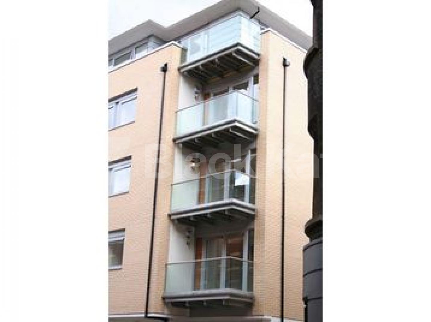 			1 Bedroom, 1 bath, 1 reception Apartment			 Wheeler Street, SPITALFIELDS